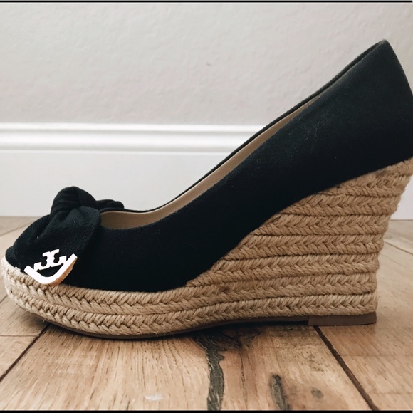 tory burch dory wedge
